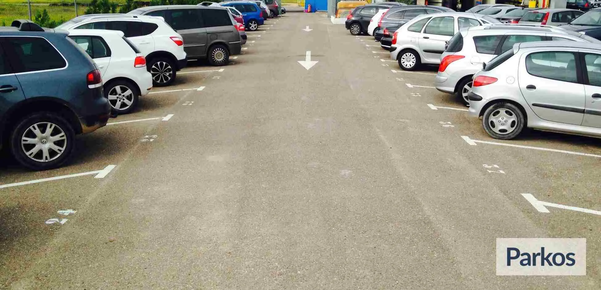 Braco Parking - Estacionamento Aeroporto Sevilha - picture 1